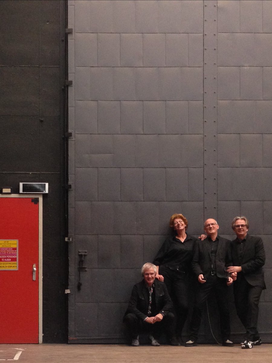 Noch 4 Nächte: Maddogs in #Ratingen #Talschlösschen. Fr 6-1-2017 20:00h Stones, Winehouse, Bowie uva. <a href="/rpo_ratingen/">RP Online Ratingen</a> <a href="/RatingenNews/">Ratingen Marketing</a>