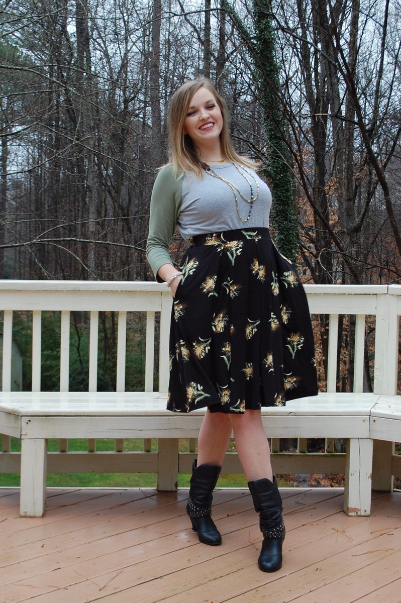 manda_tav's tweet photo. Mixing it up with a #Randy and a gorgeous Madison skirt! #lularoe #teamclassnsass https://t.co/5bUzgG0y5s