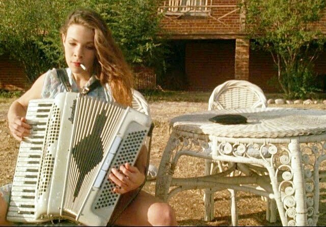 - Uçmak istediğini kimseye söyleme, yoksa düşürmeye çalışırlar.

Arizona Dream (1992) / Emir Kusturica