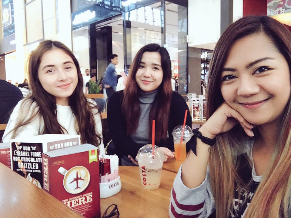EOSDanceCrew's tweet photo. New year's day catch up~ 3/5 of EOS. Hopefully we can all go and catch up altogether soon as well 💜 -Reez https://t.co/OLmNjwY1rL