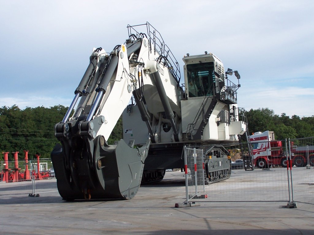 Usine Liebherr à Colmar <a href="/LH_Construction/">Liebherr Construction</a>