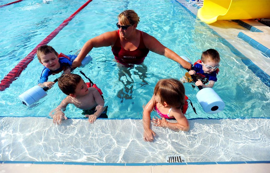 Safety Guidelines For Kids When They Play In Water
Children love water and they feel fun playing in it. It is a.....
bit.ly/2iupSmB