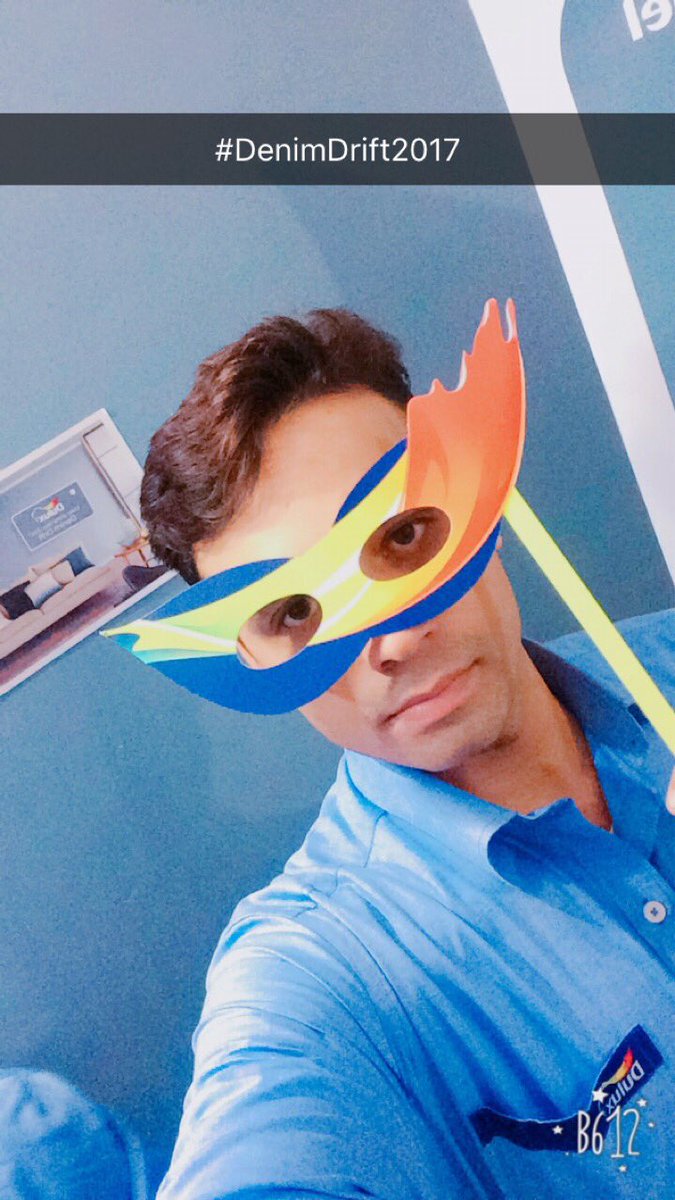 itsamit_gupta's tweet photo. @DuluxIndia colour of the year 2017 #denimdriftselfie #lifeInANewLight @AkzoNobel https://t.co/rE1W4Vt66s