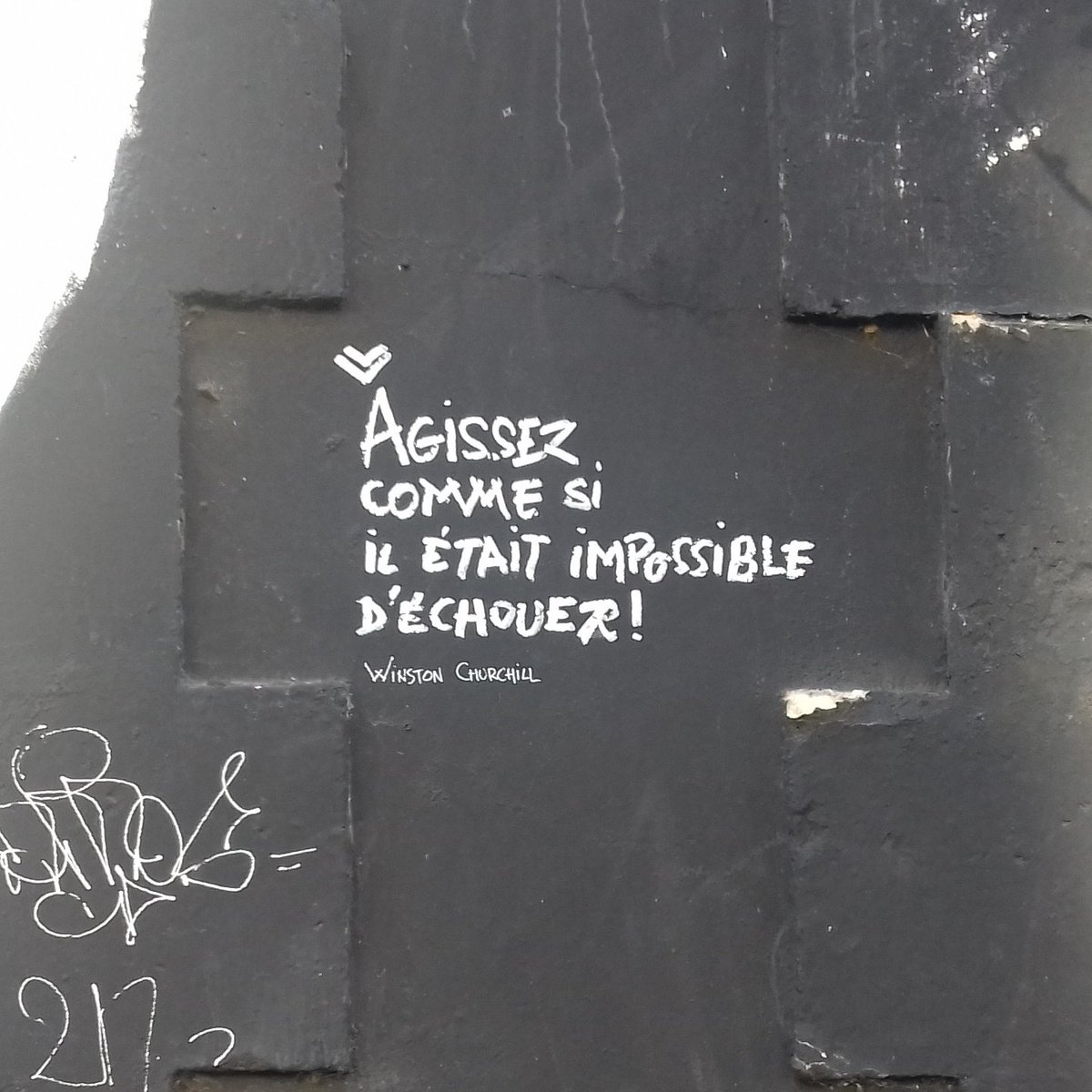 AYoungArtist1's tweet photo. "Act as if it was impossible to fail", Wiston Churchill 🍃 ~Espace Darwin, Bordeaux 

#bordeaux #espacedarwin #streetart #gb #writeonthewall https://t.co/DZJVCH27zt