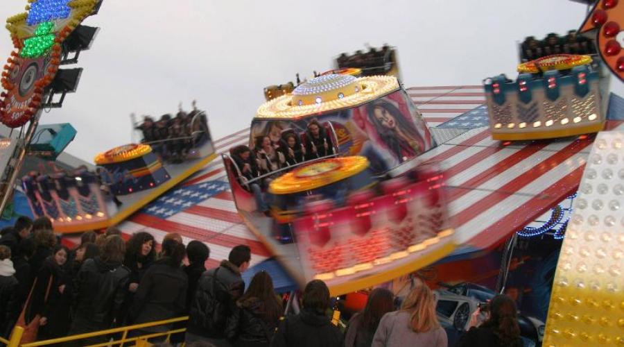 RennesLive's tweet photo. #RENNES Rennes. Dernier jour pour profiter de la fête foraine https://t.co/nFLcsmM1FS (Ouest-France) https://t.co/JnCgPcZ2RQ