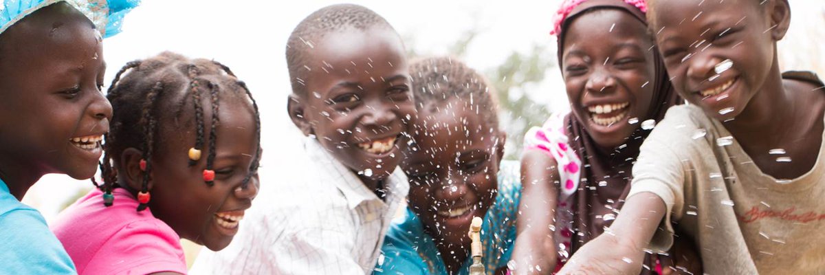 WorldVisionSN's tweet photo. #WorldVisionSenegal et les enfants sénégalais vous souhaitent une bonne et heureuse année 2017 https://t.co/baw5zpdybs #HAPPYNEWYEAR #kebetu https://t.co/630JBmSbMr