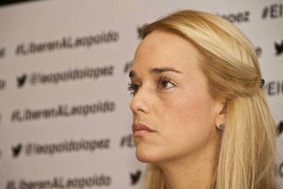 MgtaDD's tweet photo. Lilian Tintori ratificó su compromiso con Leopoldo López para 2017 https://t.co/sIojrbHBk3