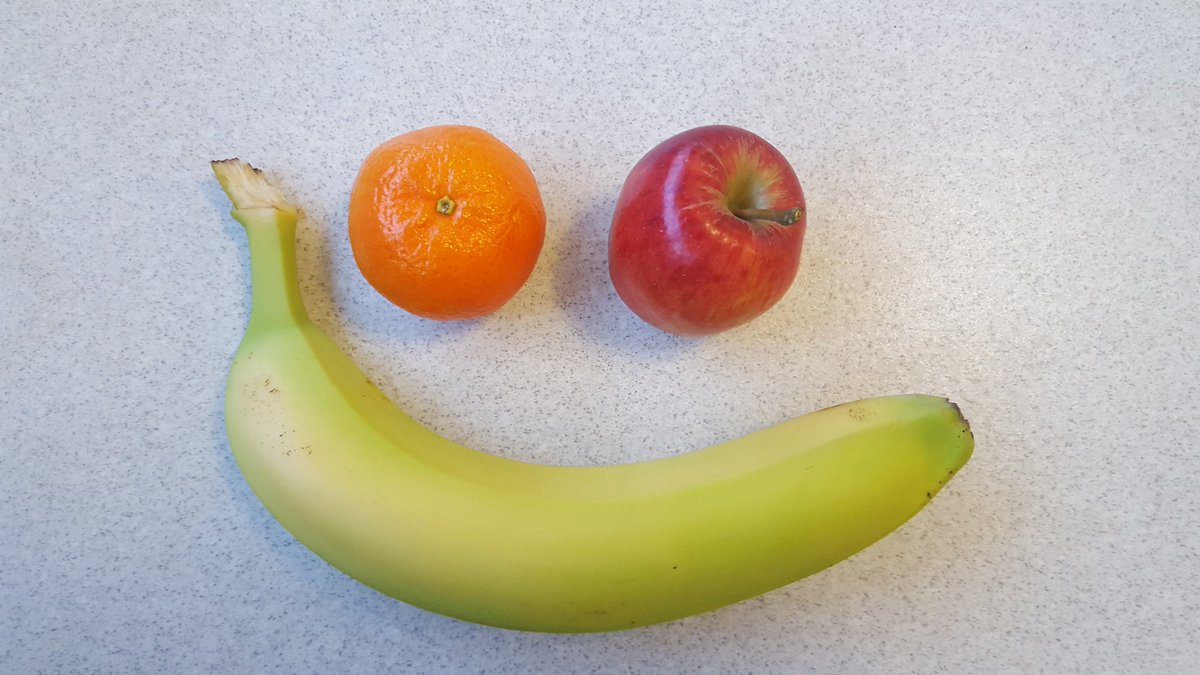 Free Colleague Fruit launch... promoting the brands! <a href="/AndyWoolfenden/">Andrew Woolfenden</a> <a href="/chris170874/">Chris Preston</a> <a href="/AvonmouthNights/">TescoAvonmouthNights</a> @annmariekmd #healthy #fruit