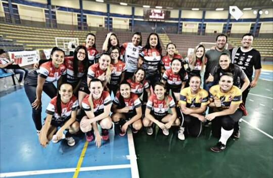 clineu02soares's tweet photo. Partiu para mais uma temporada, não vejo a hora te ter todas aqui de volta ❤❤ @leoasdaserra #TIMELINDO #FELIZ2017TIME https://t.co/kok6vmQd4e