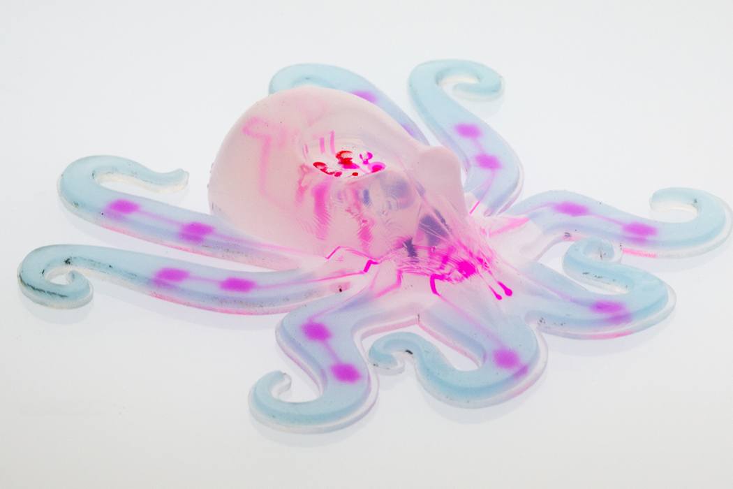 TechOutlet3D's tweet image. The Soft #Robot Revolution 
bit.ly/2cURLpg