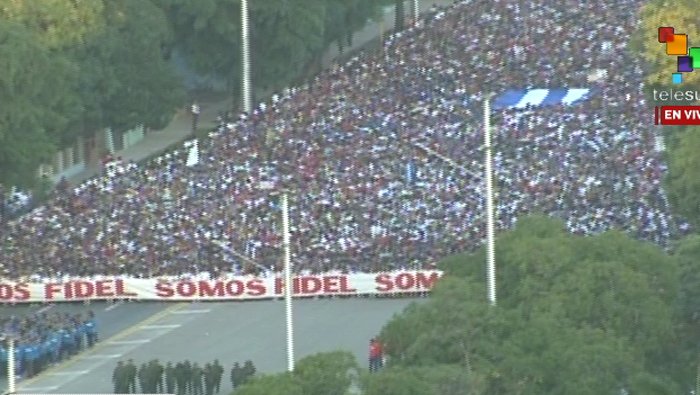 teleSURtv's tweet image. #ENVIVO | #Cuba Nadie podrá hacer olvidar nuestra historia ni los simbolos de resistencia de este pueblo #YoSoyFidel bit.ly/teleSUR