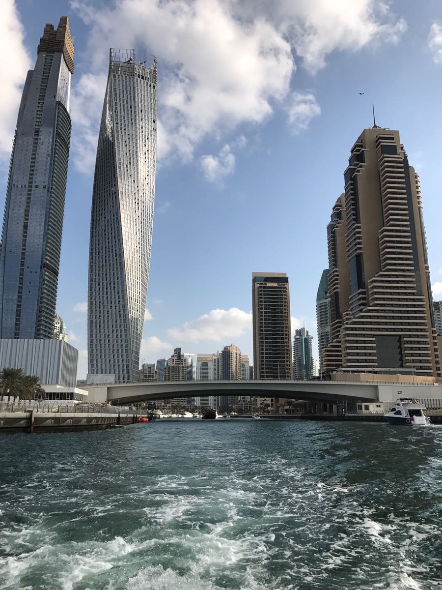 ZoneInterdite's tweet photo. [DUBAÏ] @ophmeunier et les caméras de #ZoneInterdite ont suivi l'incroyable vie des Français au pays de la démesure. RV dim à 21h sur @M6 ! https://t.co/KXy3agfYZR