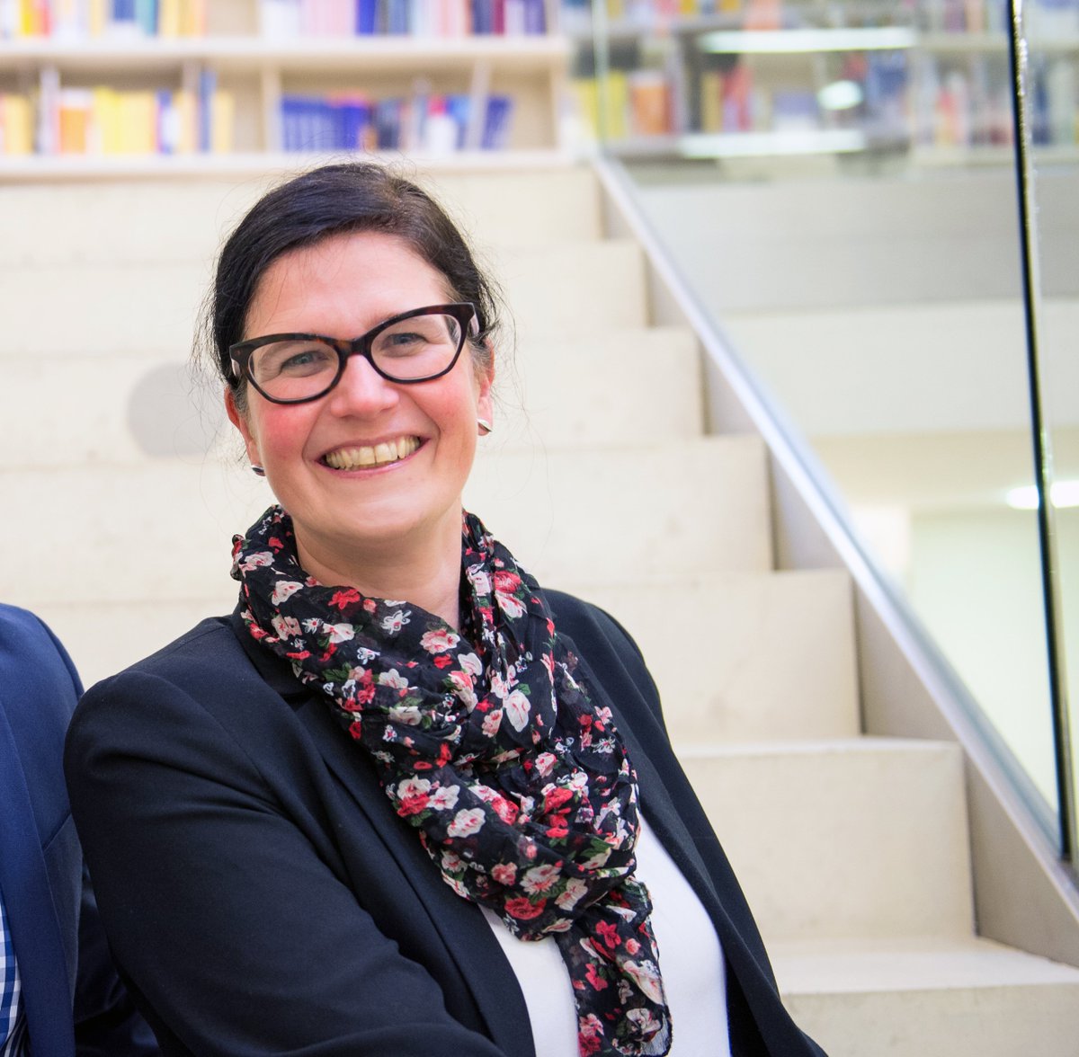 Eva Brucker von der #FHSalzburg im #Chefinnengespräch über #Tourismus zwischen Kitsch und kultureller Identität bit.ly/2i1Yf3e