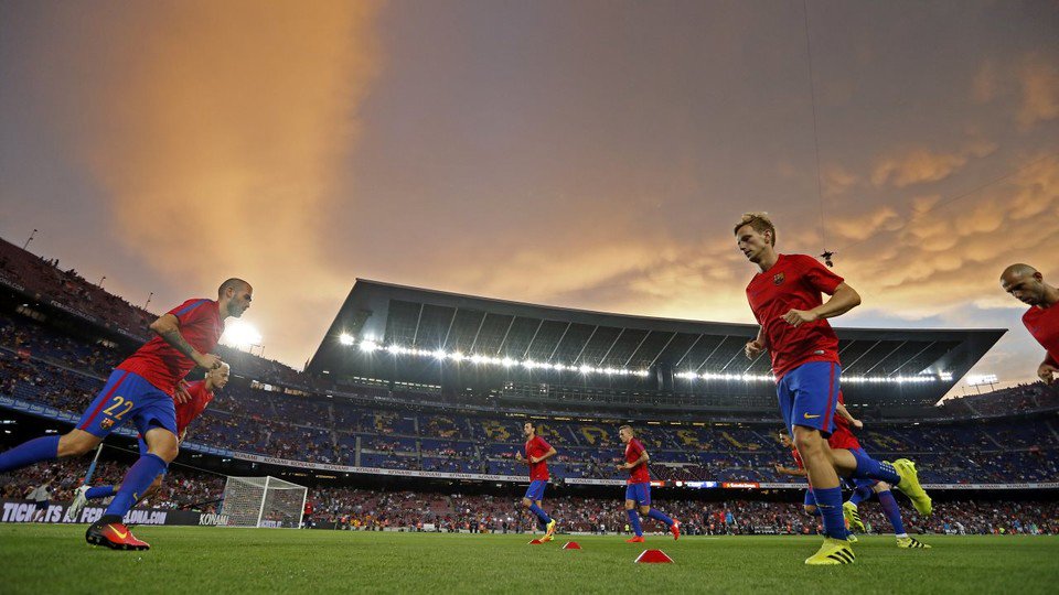 fcbarcelona_fra's tweet photo. 📷 Le photographe officiel du FC Barcelone vous propose ses plus beaux clichés de l'année 2016 https://t.co/HLEE3CK4kq #FCB2016 https://t.co/TbYRmC5RoV