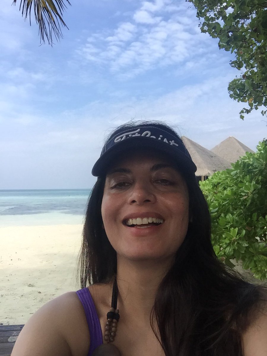 ShanooBhatia's tweet photo. Sunkissed start to the new year #Happiness&PeacetoAll #JoyfromMaldives #startoutright https://t.co/xRdnNVS0vr
