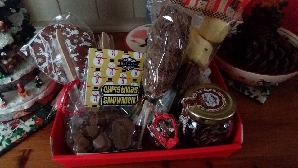 MikeArtillery's tweet photo. Very pleased to receive this #Amazing #chocolate &amp; #marshmello package from @NutFreeChox this #Christmas ! How #delicious #HAPPYNEWYEAR all! https://t.co/b7w68R1uQH