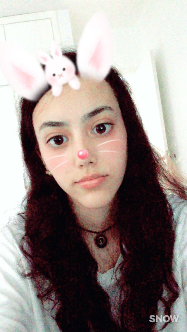 ynspidr's tweet photo. Me sinto exposta  #ARMYSelcaDay https://t.co/fktzH34yoz