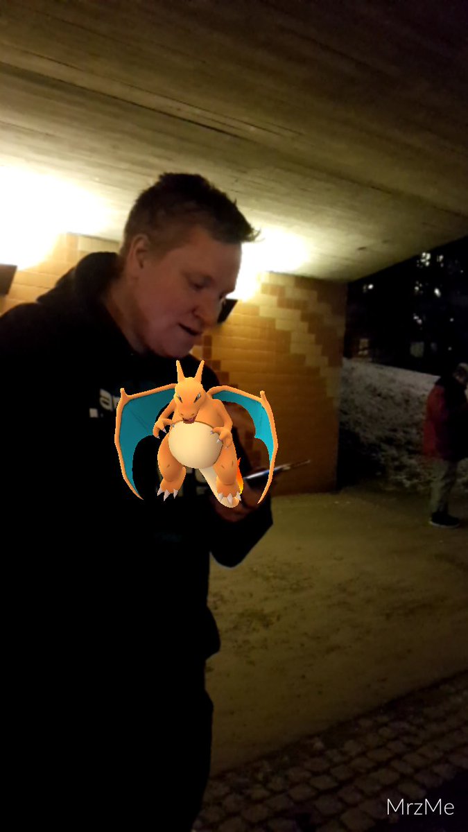 stockholmsbonan's tweet photo. Oh YEAH! #wildCharizard #Charizard #PokemonGo #Stockholm #Sweden #PoGO #TeamMysticSwe https://t.co/3PPzwPzerm