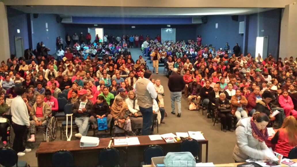 Prospera_MX's tweet photo. Se realiza la entrega de apoyos a familias beneficiarias PROSPERA en el Municipio de Camargo, Chihuahua. https://t.co/ESaKesVTxB
