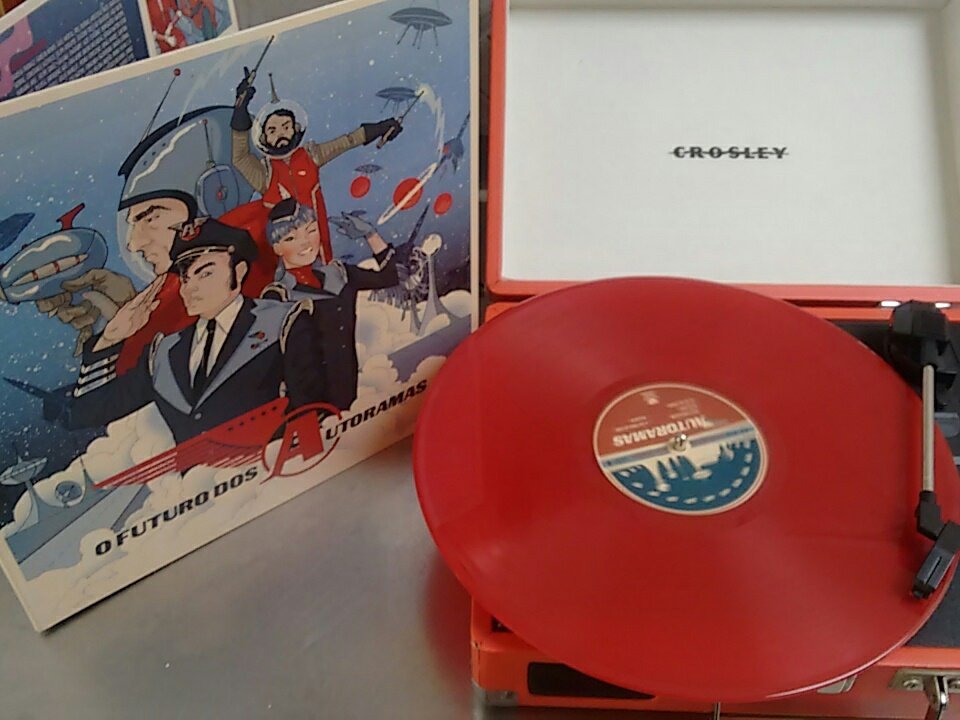 #nowplaying <a href="/autoramas/">Autoramas</a> 
Autoramas "Rolo Compressor"
do Álbum "O Futuro dos Autoramas" 2015 #vinyl LP <a href="/heartsbleedblue/">Hearts Bleed Blue</a>  <a href="/hbb_store/">HBB Store</a>