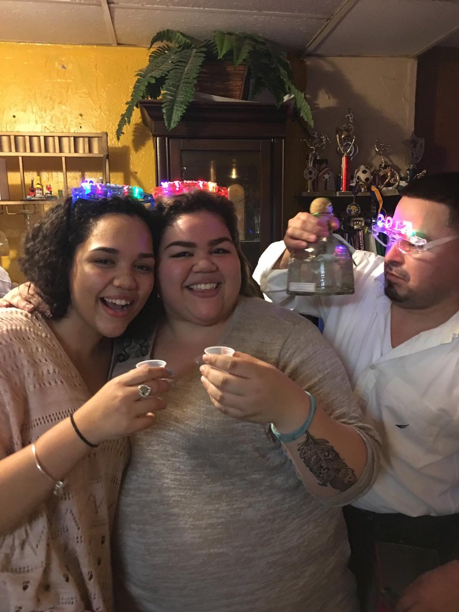 Lylyly420's tweet photo. Cause New Year's Eve was a night to remember #dontrememberathing #STONER #PATRON #highasfuck #drunkasfuck #bestnightever #2017HappyNewYears https://t.co/hGSrTG3JoZ