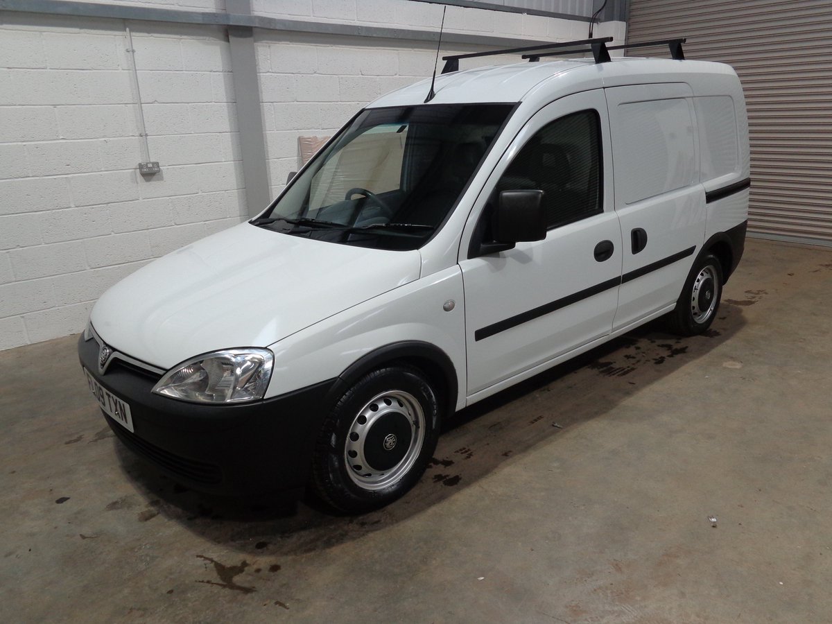 a10autocentre's tweet photo. 2009 Vauxhall Combo 1.3cdti 75,000 miles £2995 plus vat.
#cheapvan https://t.co/5D8kCQlQlV