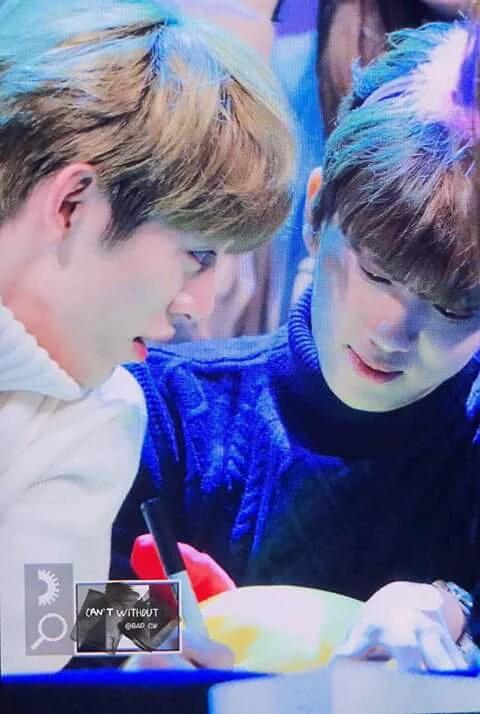 be_Daemchuee's tweet photo. #GoalsFor2K17 Find a guy who looks at  you like the way Daehyun look at Youngjae #DaeJae #BAP https://t.co/112naiT8fA