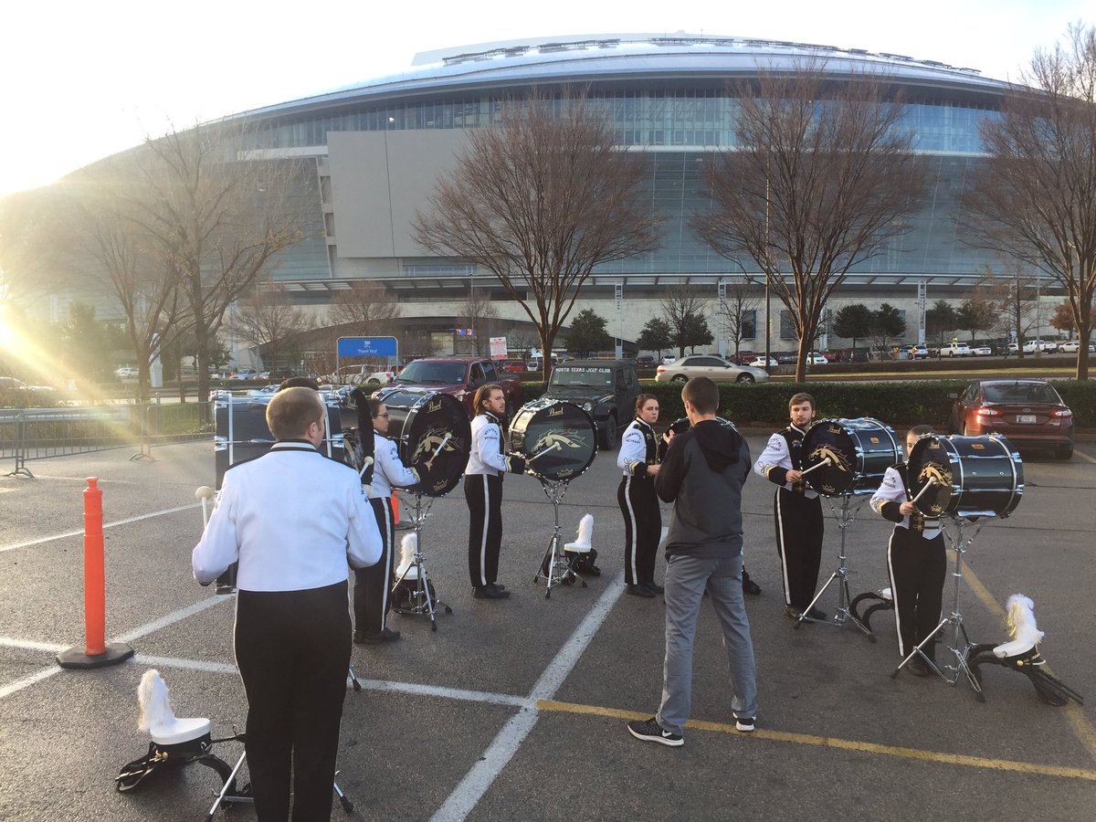 WMUDrumline's tweet photo. @CottonBowlGame Warmup #LotHype https://t.co/oMicZWPDQ9