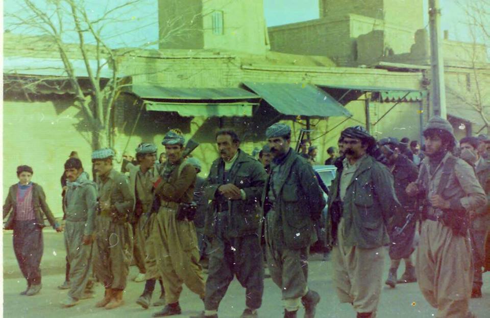 BBCrojava's tweet photo. 1979. Mekan >> Rojhilat sine (#iran #kurdistan) #komonist peşmergeler( #komele ) #rojhilatin 2.kenti sine kontrol etilar.
Biji #peşmerge https://t.co/OlVeR9vqqh
