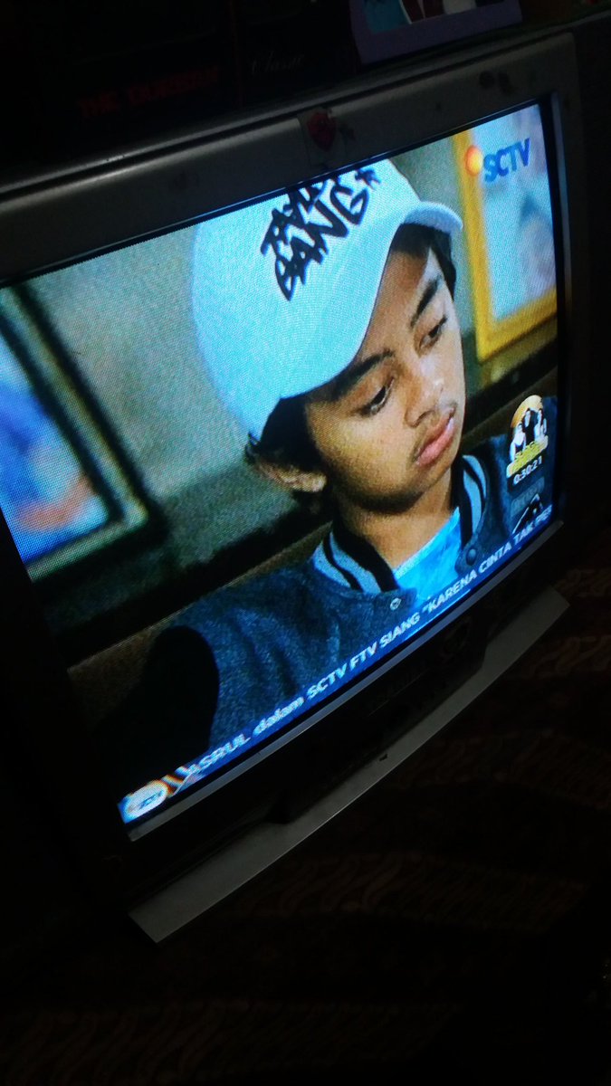 Nurfayza03's tweet photo. @bastiansteel Muka sibenji pas liat ariel nyuapin erick. Gpp benji ngarepin ariel,tapi bastian ngarepin bstarz yagak bas😛 #BenjiDiGigitUlar https://t.co/MrfA1XFQqd