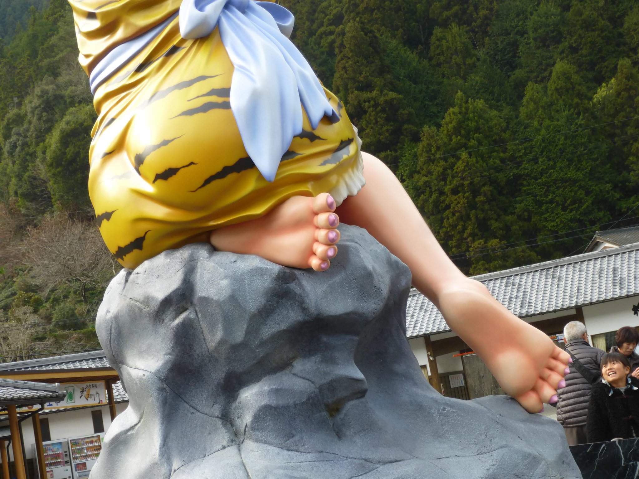 操刷法師 Twitterissa 愛媛県鬼北町にある 柚鬼媛 ゆきひめ のモニュメントですが 巨大娘として重要な 体重をかける部位 すなわち足とお尻はどうなっているのでしょうか 写真をご覧ください 両の足の裏を見せる 操刷法師 Twitterissa 愛媛県鬼北町にある 柚鬼媛 ゆきひめ のモニュメントですが 巨大娘として重要な 体重をかける部位 すなわち足とお尻はどうなっているのでしょうか 写真をご覧ください 両の足の裏を見せる