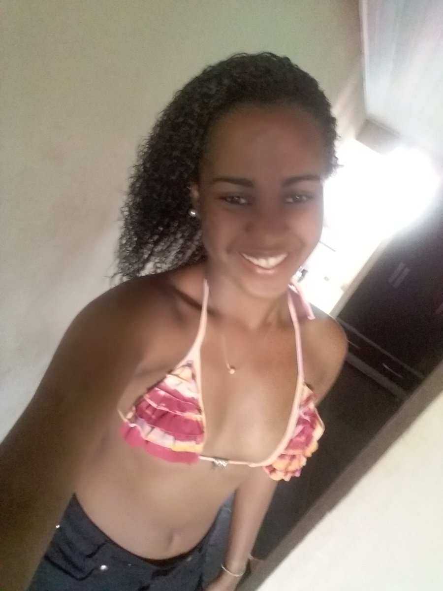 Silvadrsilva's tweet photo. Arraia 💋❤👙 https://t.co/pe5dGIvRPQ