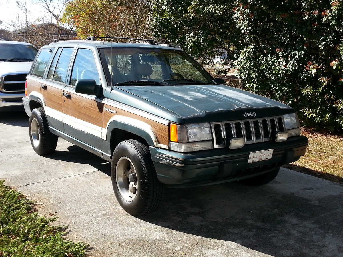 Just bought this 1993 #grandwagoneer #jeep #zj this thing is pretty cool. It is getting a paint job.