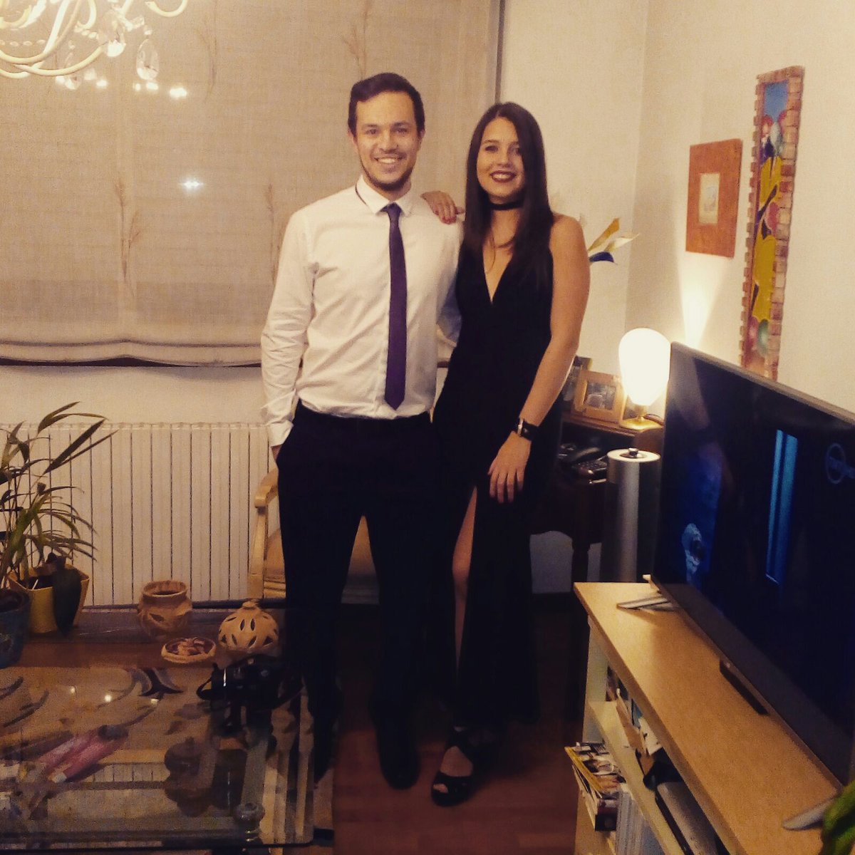 Fresanilla's tweet photo. Brenda y Félix desde Ourense, Galicia. Feliz añooo!!! #zapeando777 https://t.co/rUlDDtH3Zw