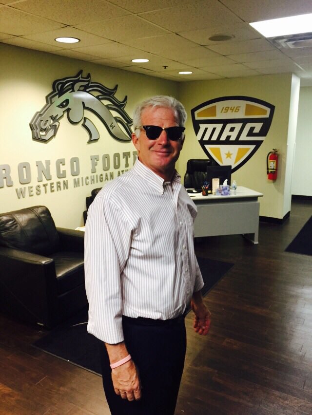 ratkins18's tweet photo. The face you make when it's almost game time #RowWisconsin @CoachPinkhamWMU https://t.co/1pL19Mz5tA