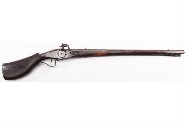 世界の武器防具百科 Twitterissa ホイール ロック ガン 16世紀頃のヨーロッパで誕生した銃 マッチロックガン 火縄式 の欠点を解消し 歯輪を回転させ火花を出し 点火薬に着火し発砲する仕組み しかし うまく点火できず不発が多かったり 構造が複雑で高価 世界の武器防具百科 Twitterissa ホイール ロック ガン 16世紀頃のヨーロッパで誕生した銃 マッチロックガン 火縄式 の欠点を解消し 歯輪を回転させ火花を出し 点火薬に着火し発砲する仕組み しかし うまく点火できず不発が多かったり 構造が複雑で高価