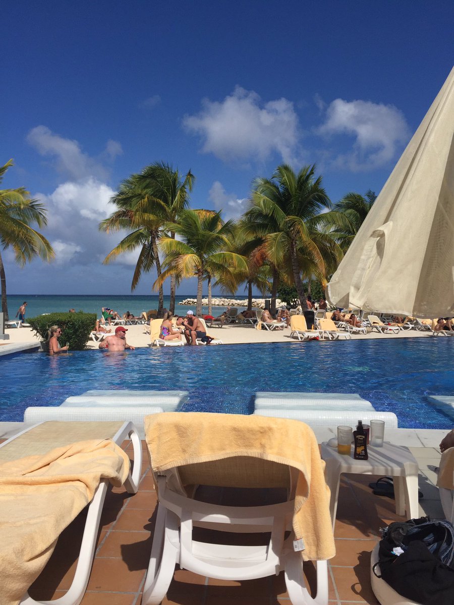 Jamaica 🇯🇲..  Happy New Year..  😎