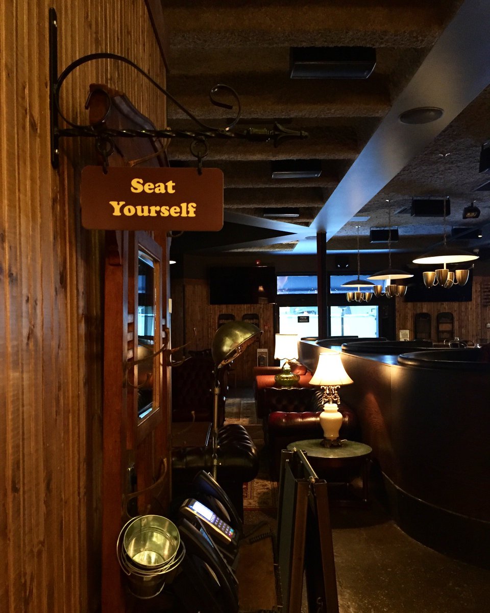 LOCALJasperAve's tweet image. Look for all of the small detailing at our new home! It’s a cozy and comfortable spot to hangout 🍻😎 #LOCALJasperAve #LOCALisLocal #WhoWeAre