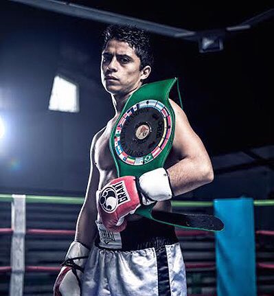 COMBOXCHILE's tweet image. Ranking 2017: Miguel "aguja" González es actual Campeón chileno de categoría Super Mosca (52,163 kg). Además, es actual Campeón Latino AMB