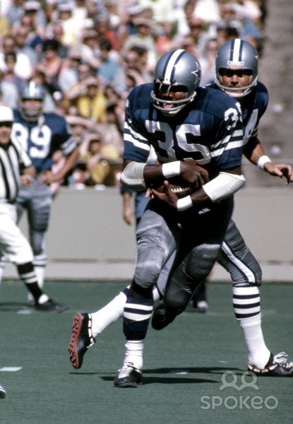 Happy Birthday to Calvin Hill, who turns 70 today! 