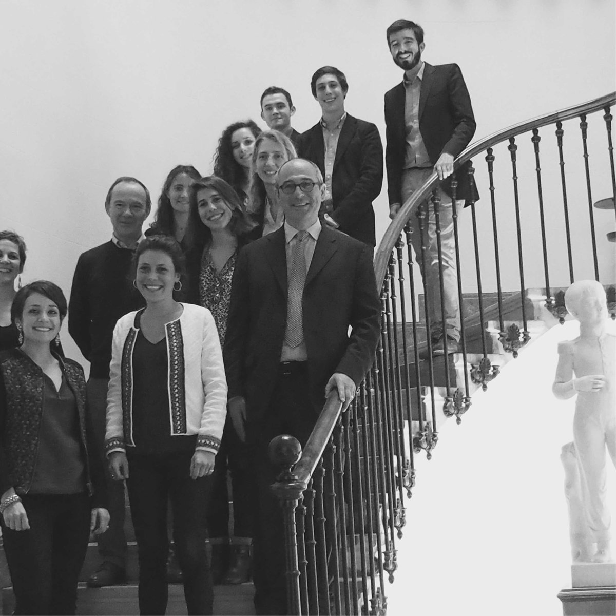 PRIMARDECO's tweet photo. Toute l'équipe @PRIMARDECO vous adresse ses meilleurs vœux pour cette nouvelle année 2017!
#Bonneannée #HAPPYNEWYEAR #encheres #auction https://t.co/ZDYebViG5K