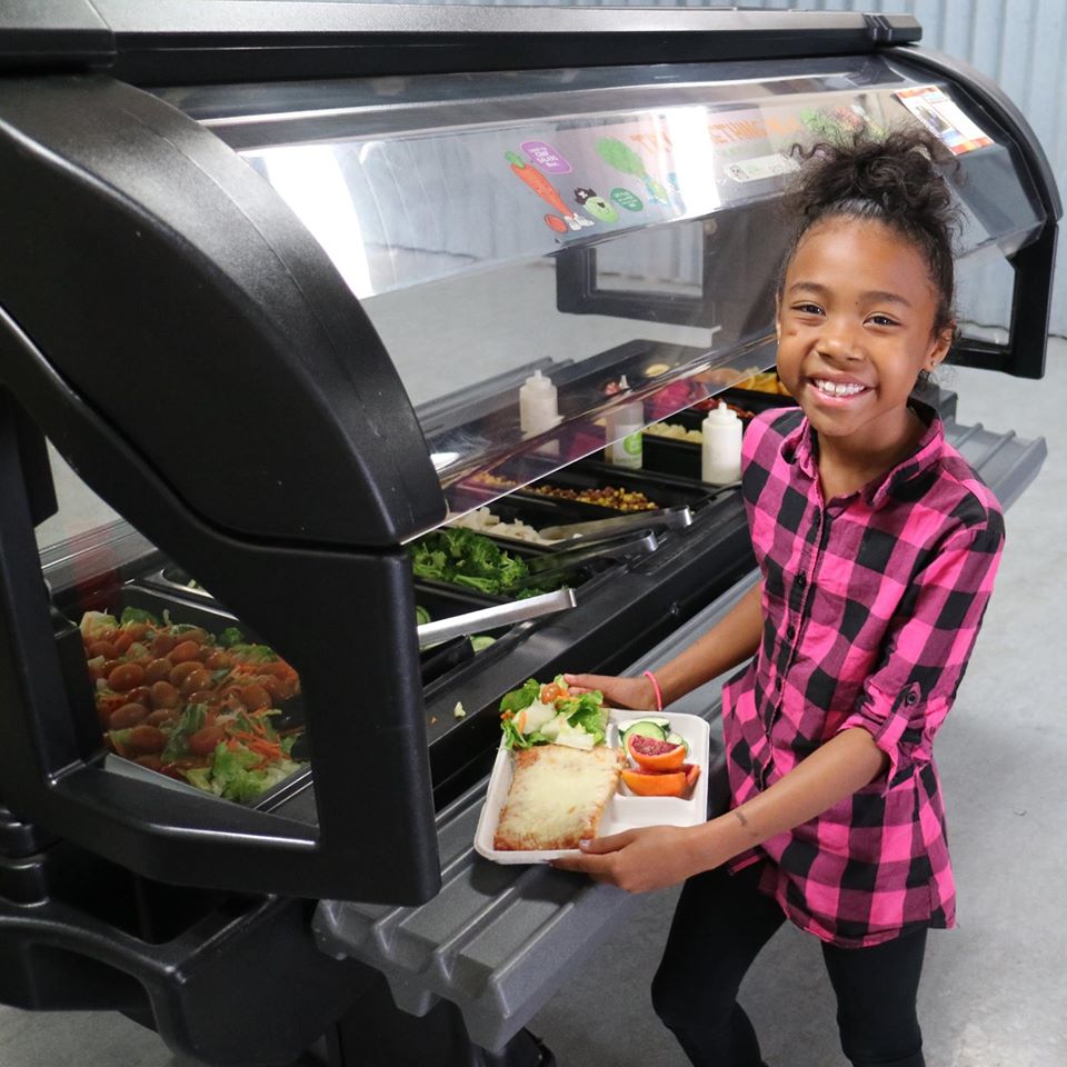 Over the past 6 years #LetsMoveSaladBarstoSchools provided 5,000 salad bars, reaching 3 million students go.wh.gov/V64Nsd @ChefAnnFnd