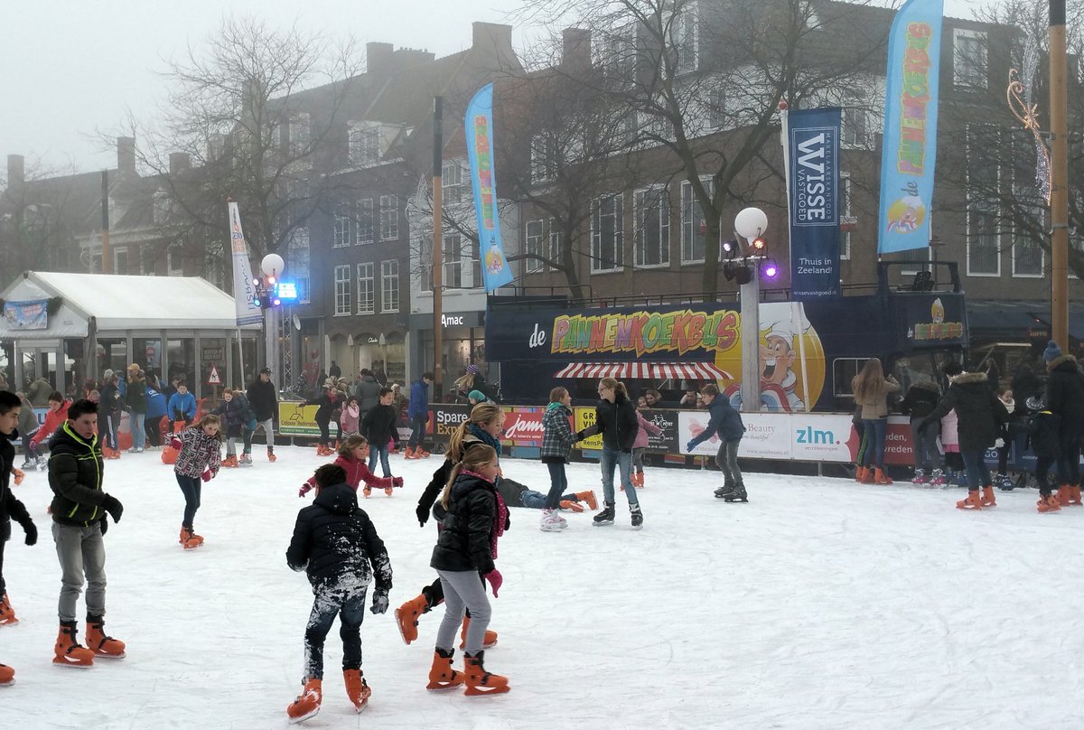 depannenkoekbus's tweet photo. Het was weer top @WinterstadMburg @MWinterstad Middelburg.
@VitaEvent @IceWorldBenelux #ijstijd  #depannenkoekbus @ALSnederland https://t.co/vQzMrT40YG