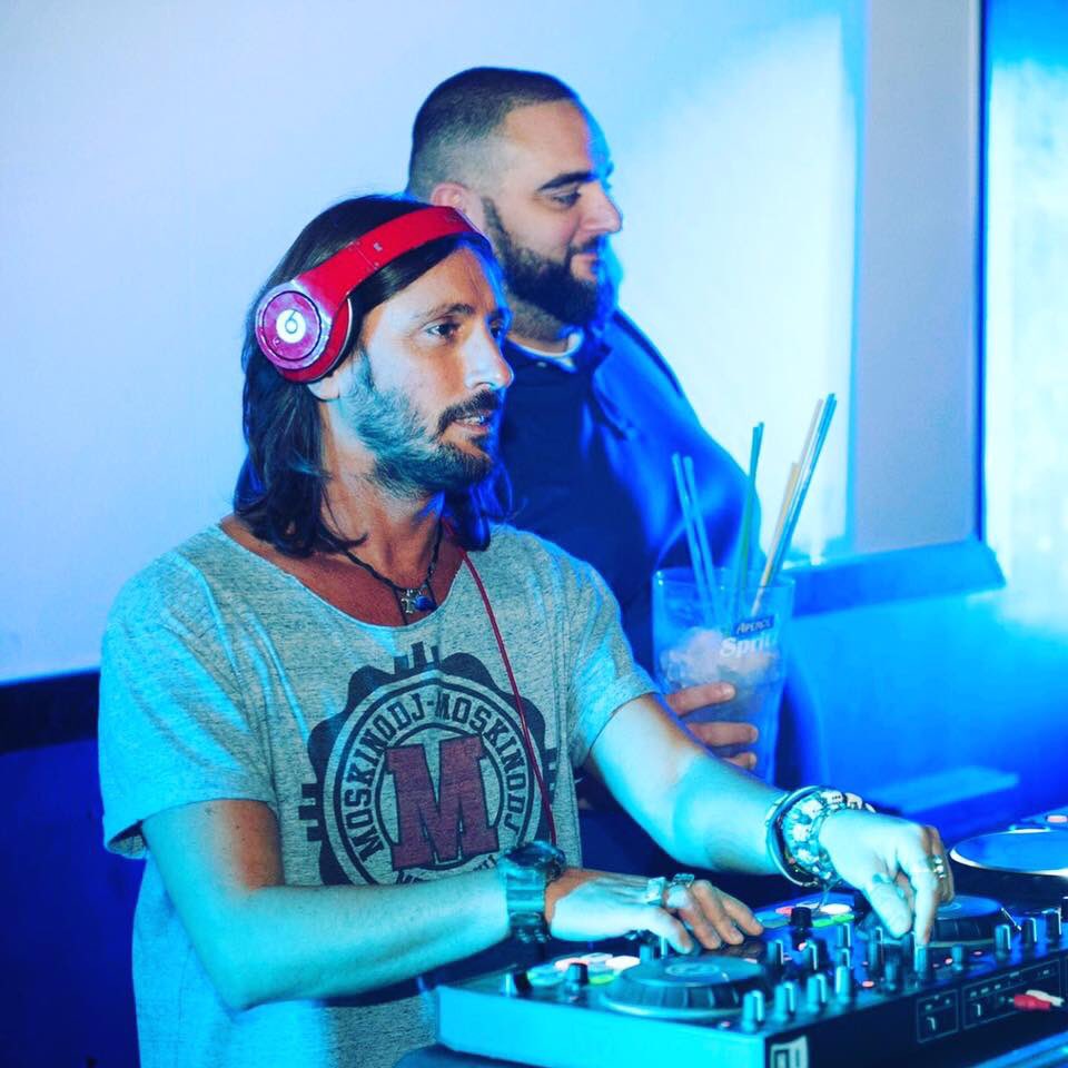 moskinodj's tweet photo. #reggaeton #hiphop #edm  #edmfans #edmlifestyle #edmlife #edmfamily #djlife #djset #djs #edmnation #topdjmag #mixing #party https://t.co/mahjOrNEoi