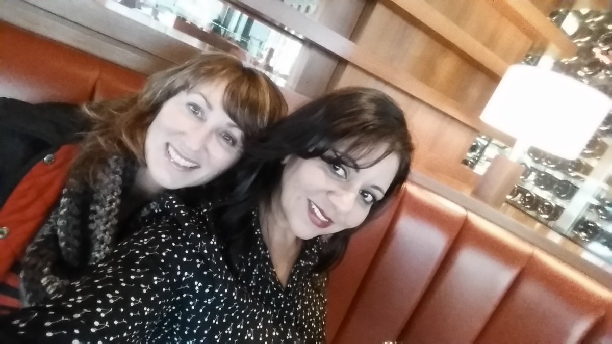 bev_gill's tweet photo. Lunch with @TammyRea1 @cactusclubcafe celebrating the new year with an treasured friend! https://t.co/2GHGEV12zQ