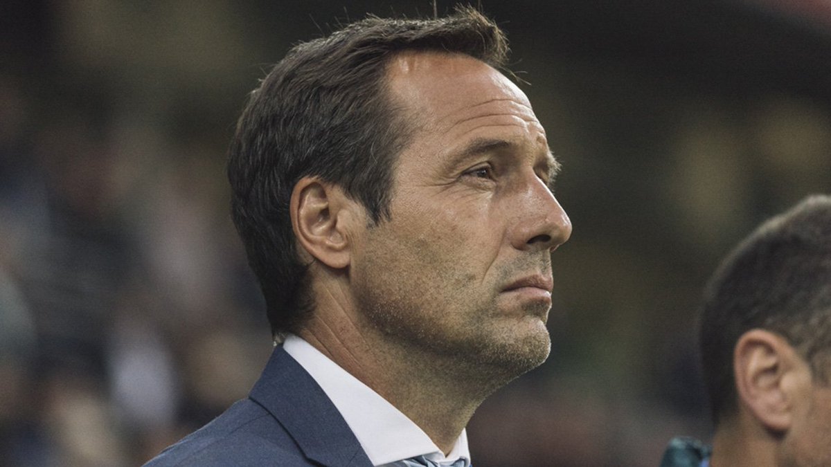 The Club regrets to announce Head Coach John van’t Schip has resigned in order to return to Holland.

Statement: melbc.it/2hLuvtB