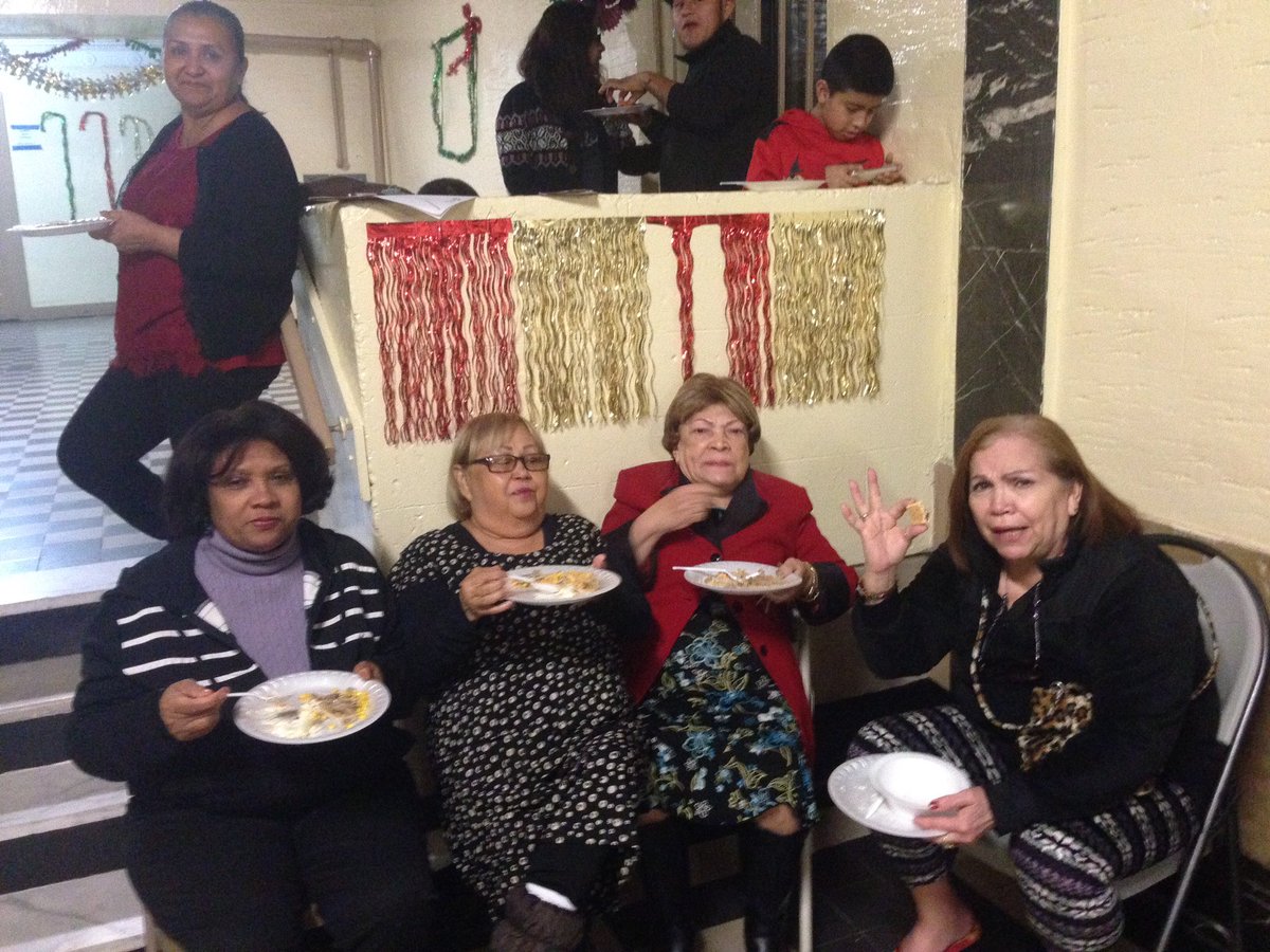 CASAbronx's tweet photo. Happy New Years from 955 Walton! 🎉 #organizedtenants #organizedfun https://t.co/zQ87KWpo2B