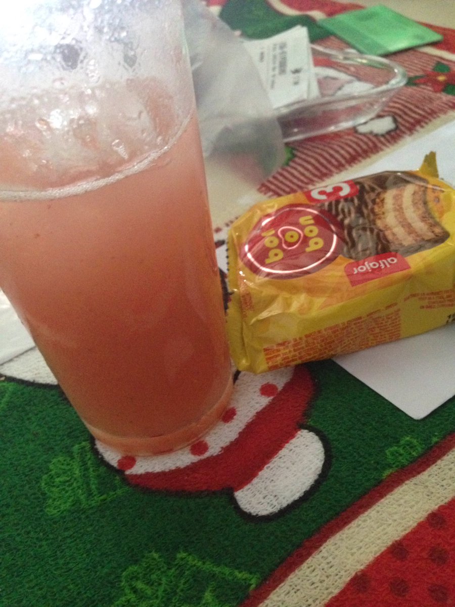 Tamii13_4's tweet photo. Sigo de fiesta yo #Daikiry #Alfajor 😍😍 https://t.co/F72BoaSkot