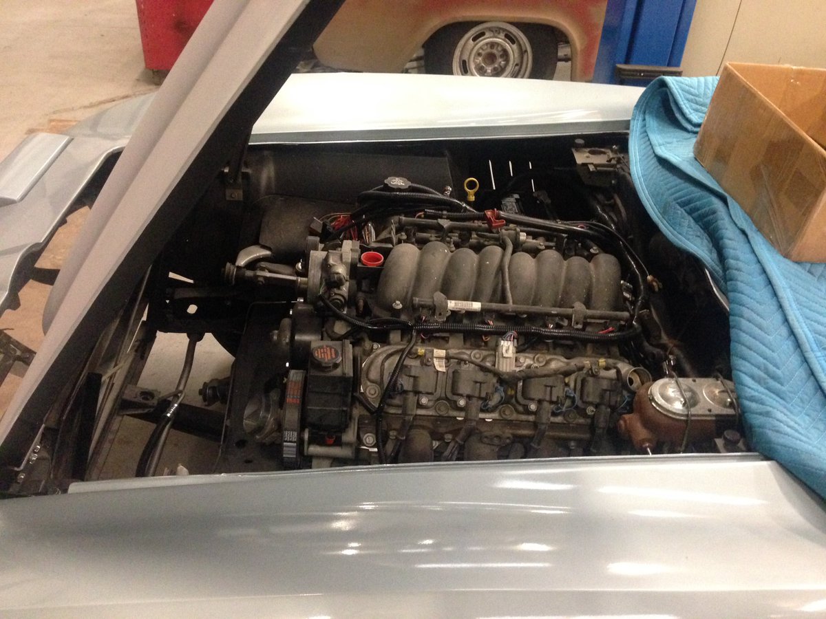 markwertz55's tweet photo. . @KeenParts @keenparts2   back plugging along on the #Corvette we sat the shifter and dash in place for a fit and wired the #LSconversion https://t.co/yJekN8obdf