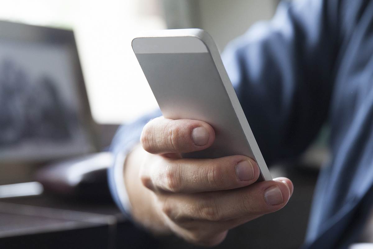 NBCNews's tweet image. People in France are now allowed — by law — to ignore work emails on their days off nbcnews.to/2iqYV5l